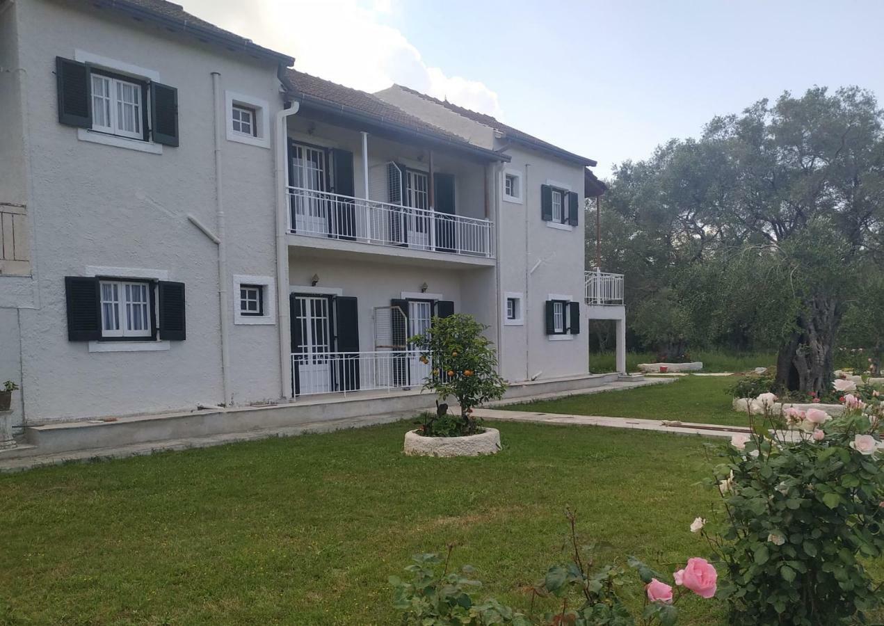 Alykes Family Resort Lefkimmi Exterior foto